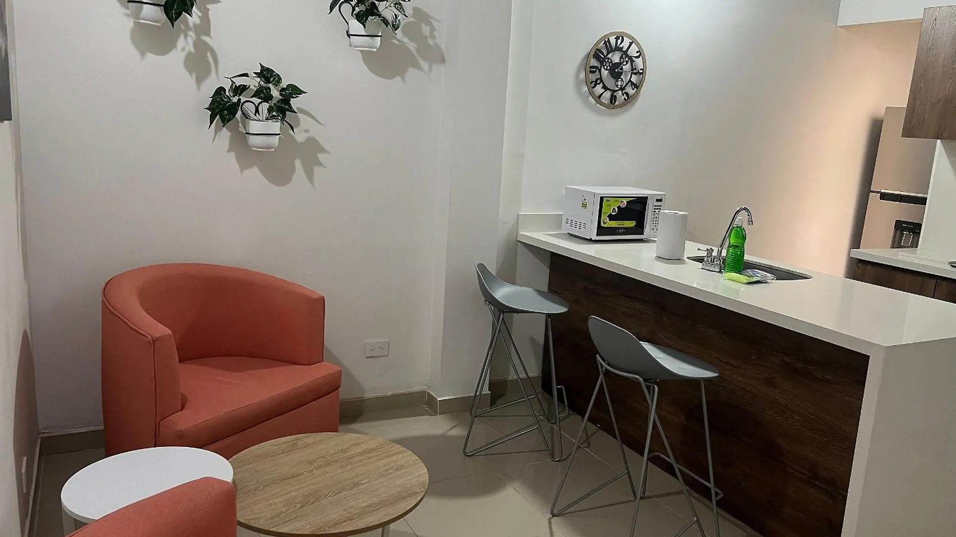 Espectacular Apartamento En Laureles - 2 Medellin